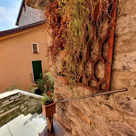 I Scalitt By Quokka 360 - Typical House In The Fishing Village Apartment Carate Urio